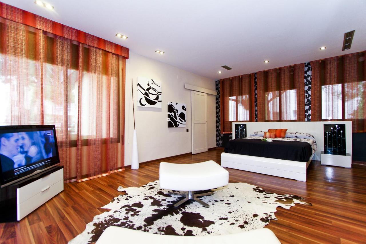New Play Lake Villa ซาลอว์ ภายนอก รูปภาพ